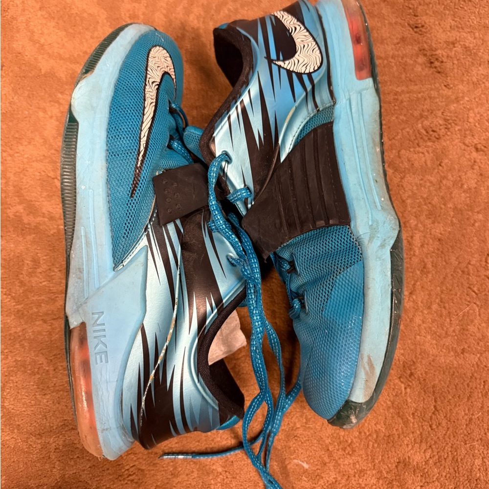 Nike Kids Teal and Black Sneakers